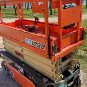 2023 JLG ES1932