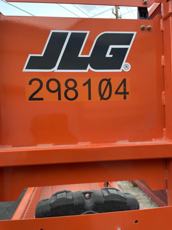 2023 JLG ES1932