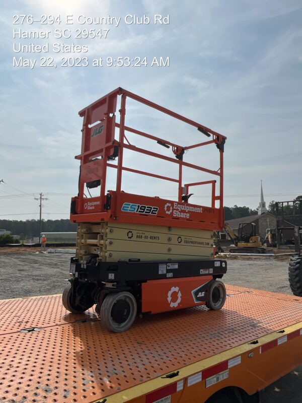 2023 JLG ES1932