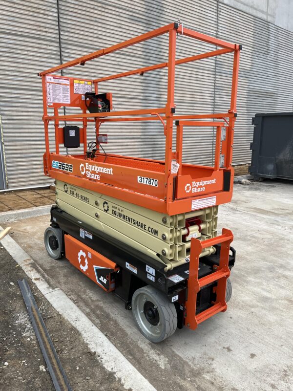 2023 JLG ES2632