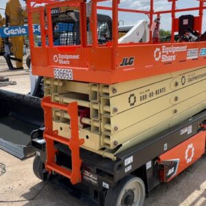 2023 JLG ES3246