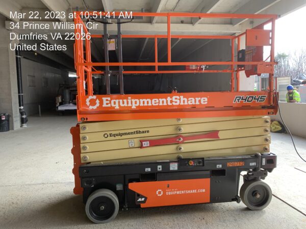 2023 JLG R4045