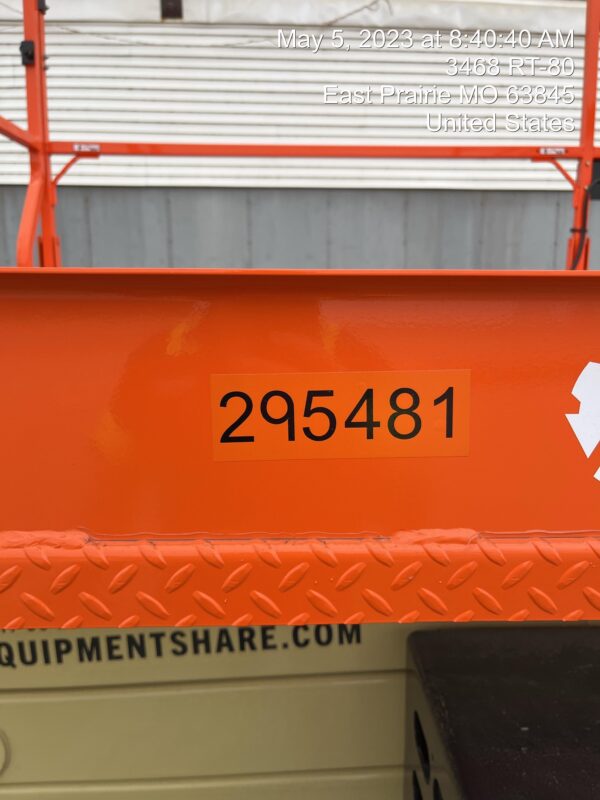 2023 JLG RT4069