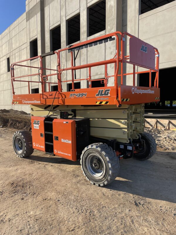 2023 JLG RT4394