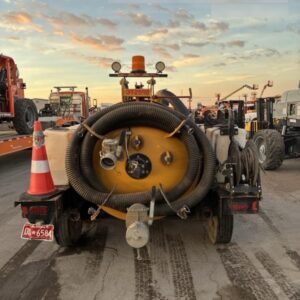 2023 VAC-TRON LP573XDT
