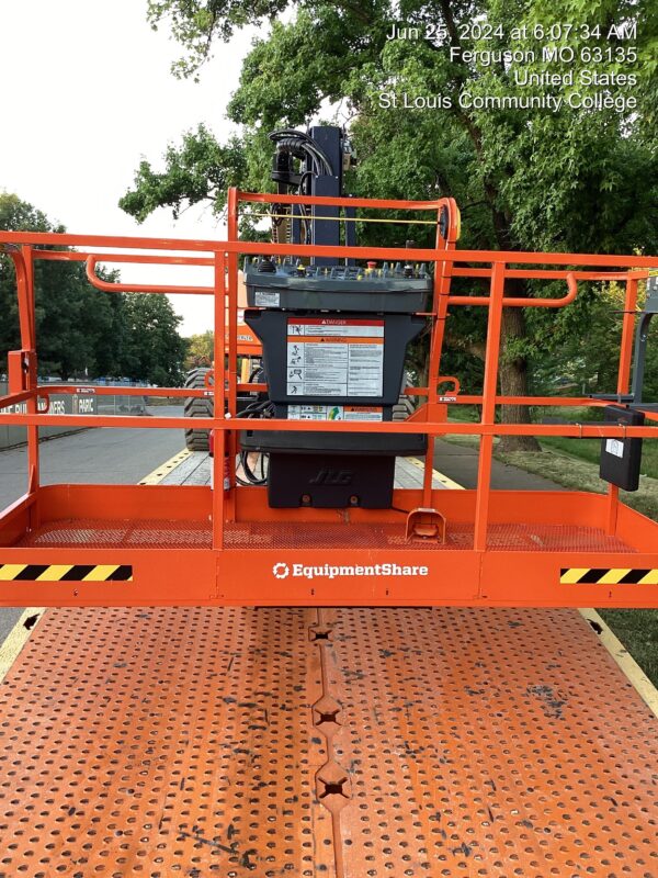 2024 JLG 660SJ