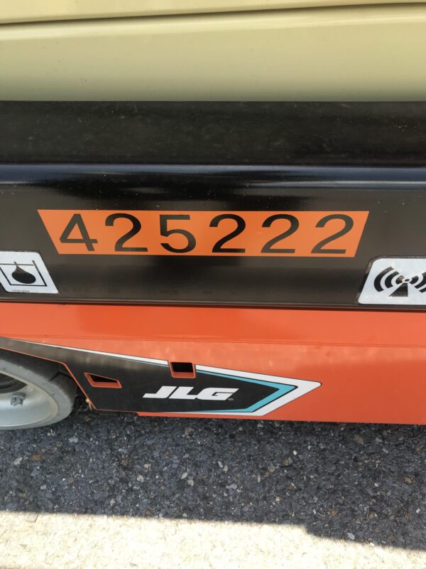 2024 JLG ES1932