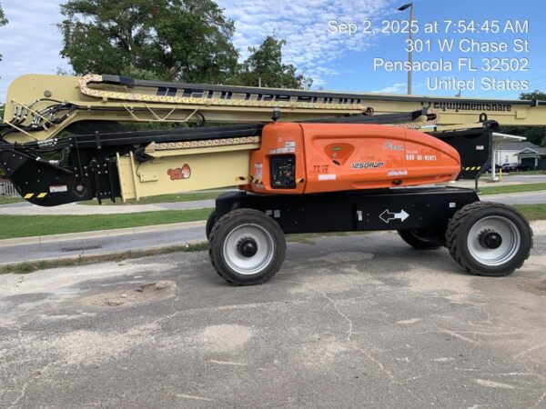 2025 JLG 1250AJP