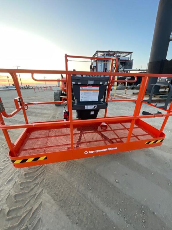 2025 JLG 600AJ