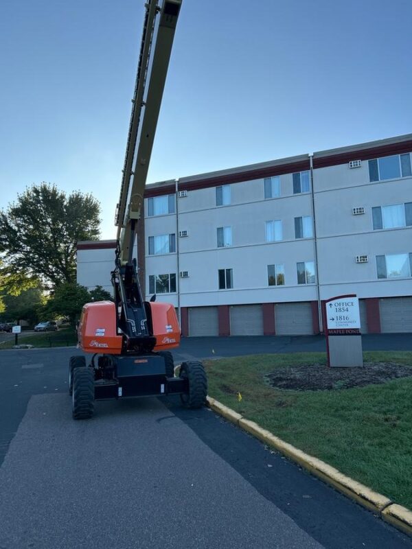 2025 JLG 660SJ