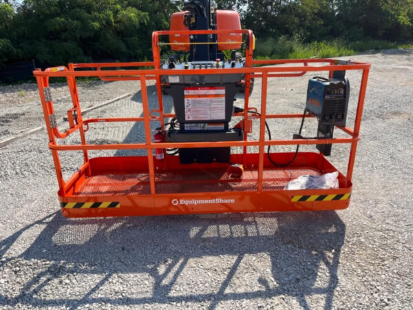 2025 JLG 660SJ