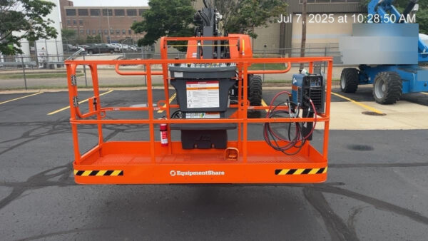 2025 JLG 660SJ