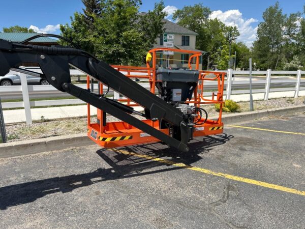 2025 JLG 660SJ