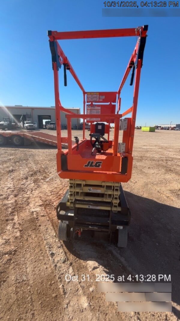 2025 JLG ES1932