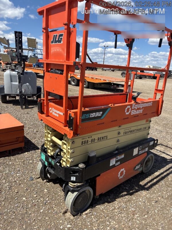 2025 JLG ES1932