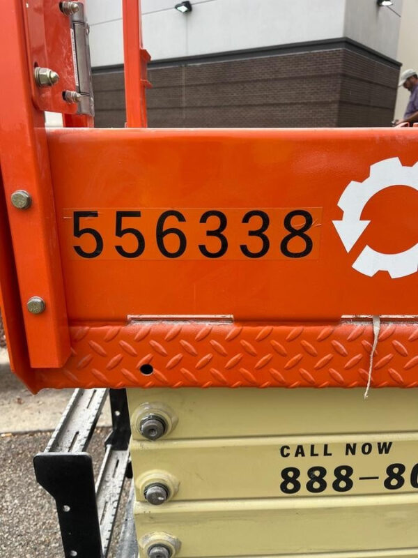 2025 JLG ES1932