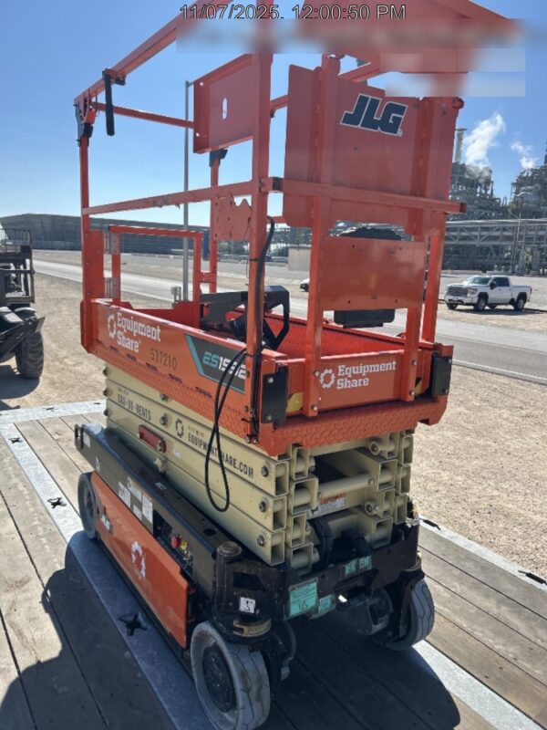 2025 JLG ES1932