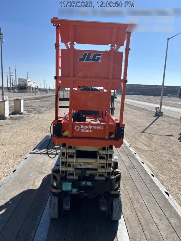 2025 JLG ES1932