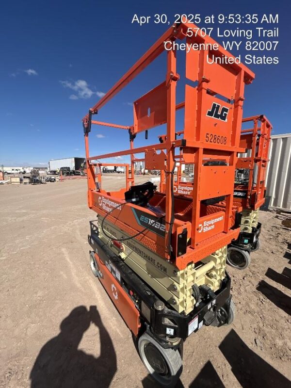 2025 JLG ES1932