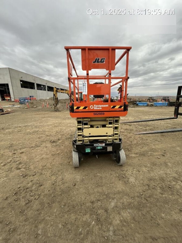 2025 JLG ES3246
