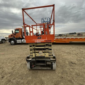 2025 JLG ES3246