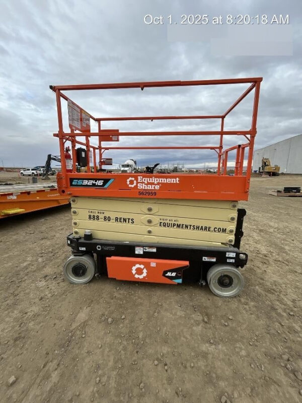 2025 JLG ES3246