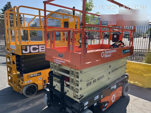 2025 JLG ES3246