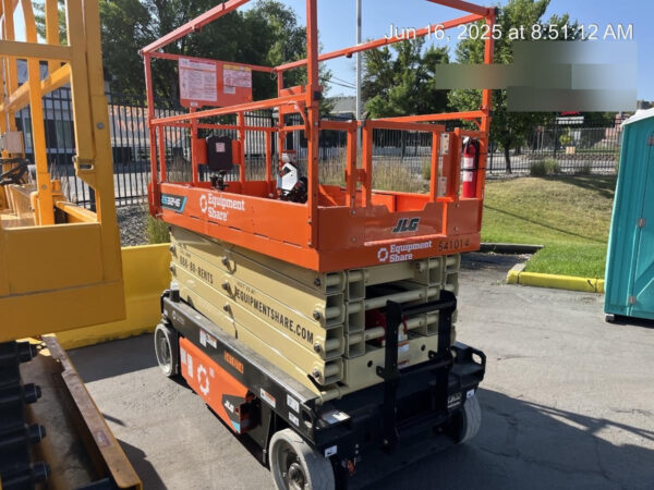 2025 JLG ES3246