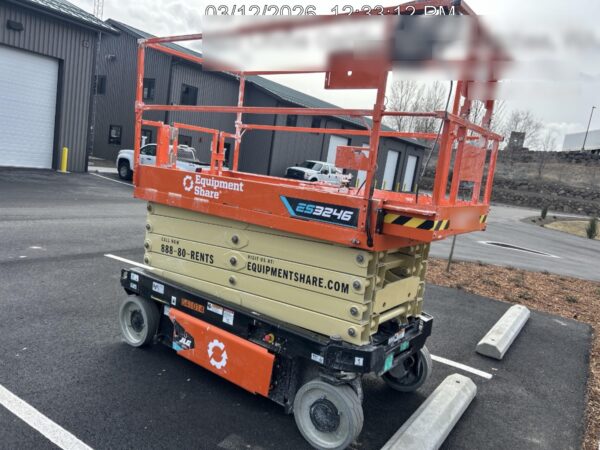 2025 JLG ES3246