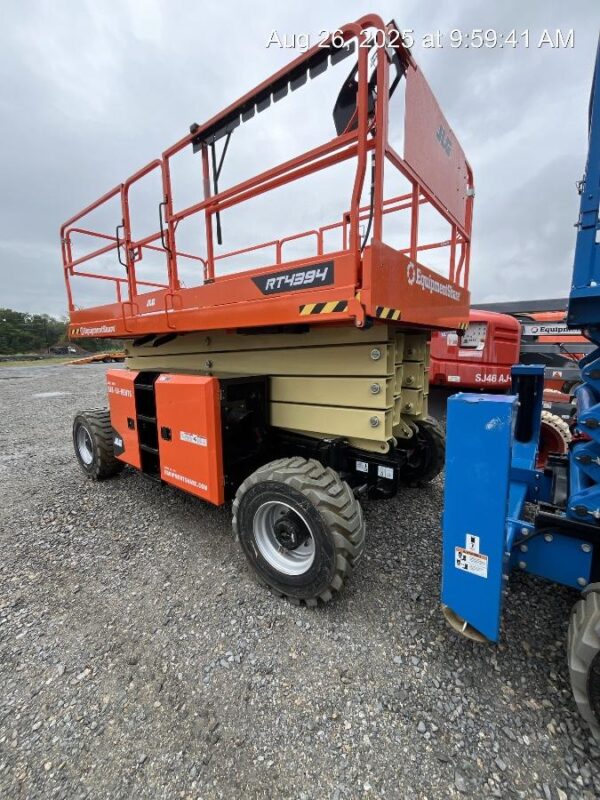 2025 JLG RT4394