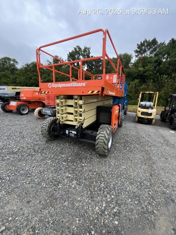 2025 JLG RT4394