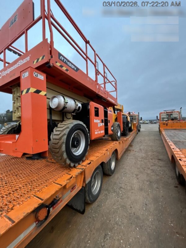 2025 JLG RT4394