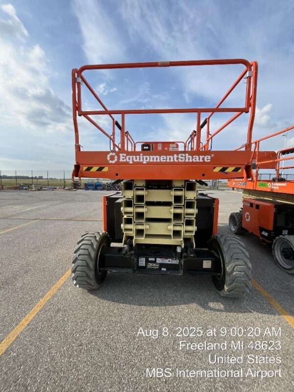 2025 JLG RT4394